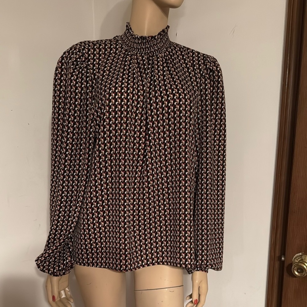 Chic Patterned Blouse